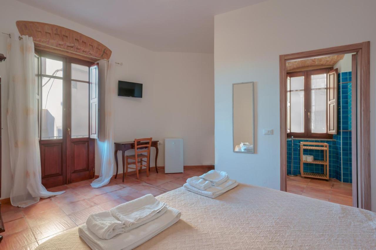 La Scala Del Sale Hotel Иглесиас Екстериор снимка
